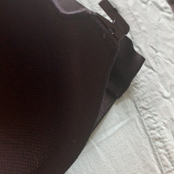 Victoria’s Secret high impact sports bra - Picture 5 of 6